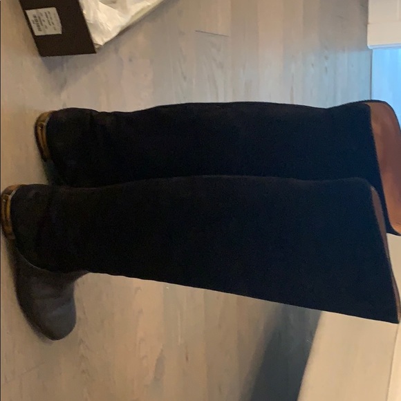 Authentic black suede leather box and dust bag - Picture 1 of 5
